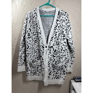Chico's‎ Snow Leopard Print Cardigan Pockets Fuzzy Knit Sweater Size 1/Medium